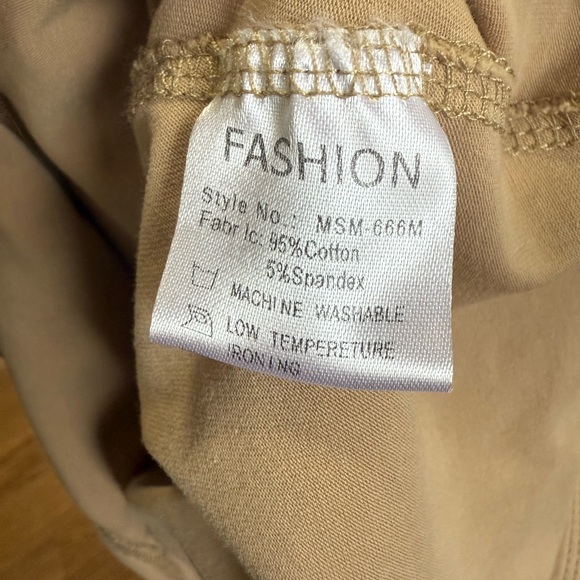 Tan Sleeveless Oversized Jumpsuit with Pockets - Picture 4 of 6